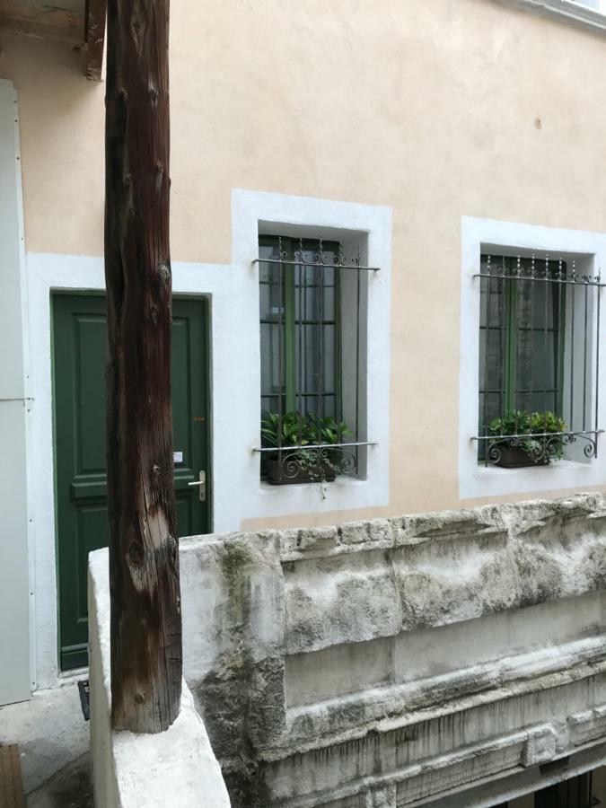 Appartements Nîmes Buitenkant foto